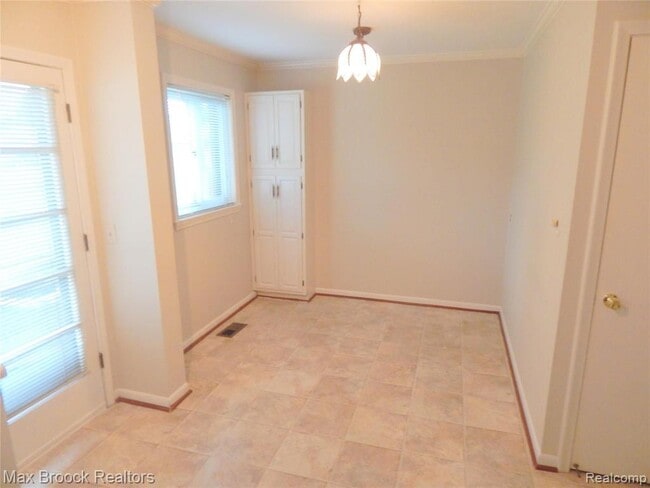 Photo - 116 E Hickory Grove Rd