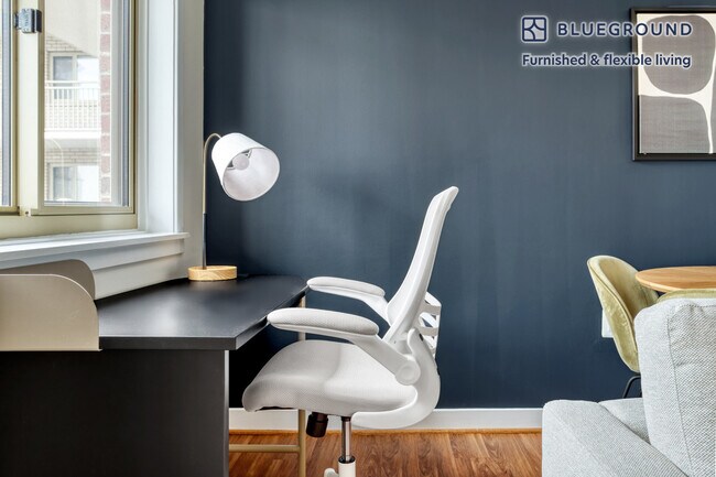 Photo - 4001 9th St N Unidad FL17-ID528