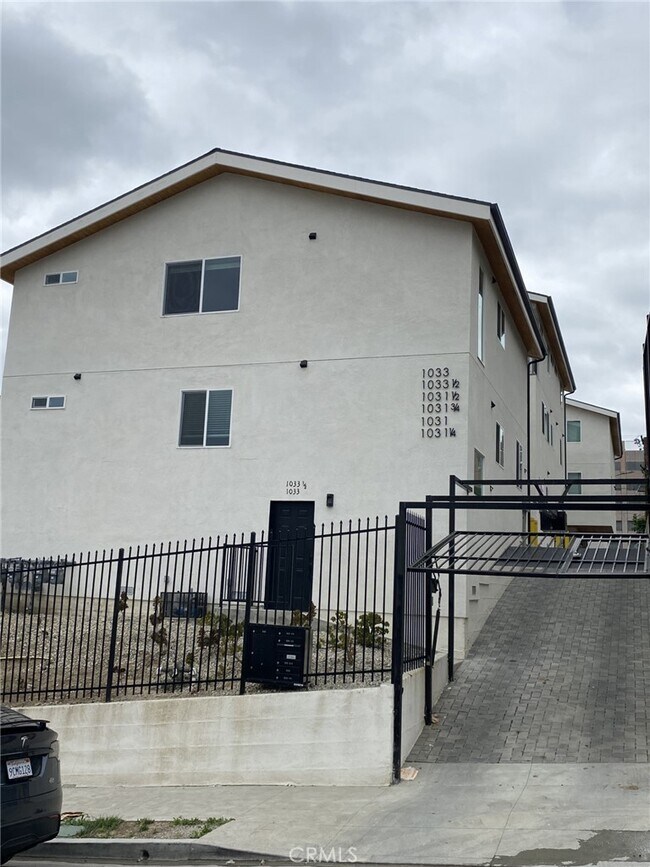 Photo - 1033 N Cummings St