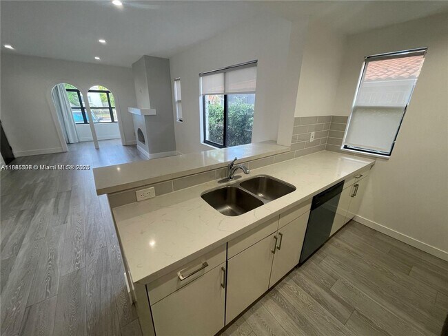 Photo - 1637 SW 10th St Unit 4