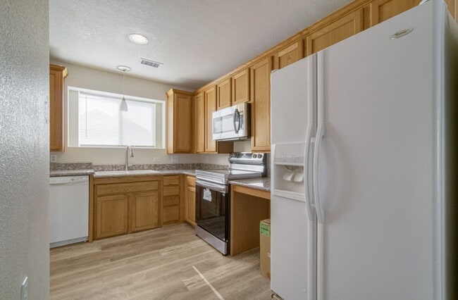 Photo - Great two bedroom, one bath near airport. AVAILABLE BEGINNING 6/17/26