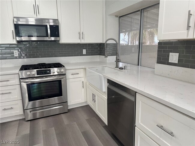 Photo - 811 Vermillion Dr