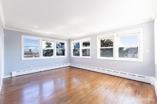 187 Main St Unit 2-F