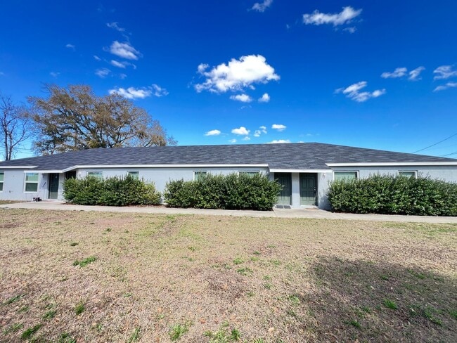 Photo - Charming 2-Bedroom, 2-Bathroom Rental in the Heart of Ocala!