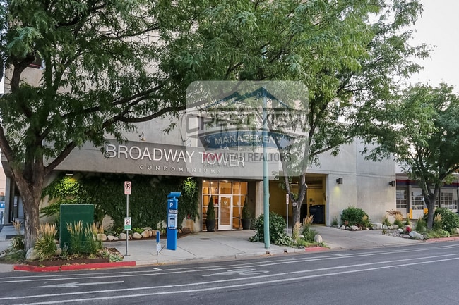 Building Photo - Broadway Condo Unit 901