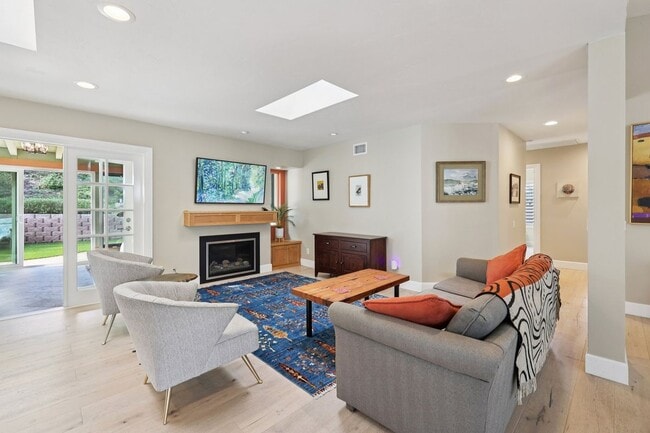 Photo - 1767 Woodbine Pl