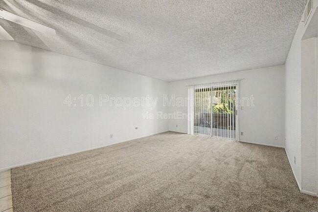 Photo - 4050 E Cactus Rd Unit 105