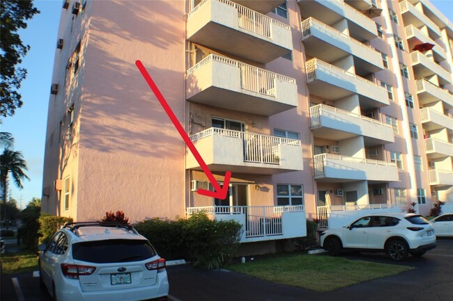 Photo - 3201 NE 14th Street Causeway Apartment