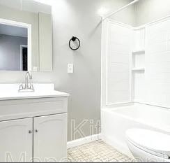 Building Photo - Large 2 bedroom 1 & 1/2 bath with laundry hookups in the Unit Upper