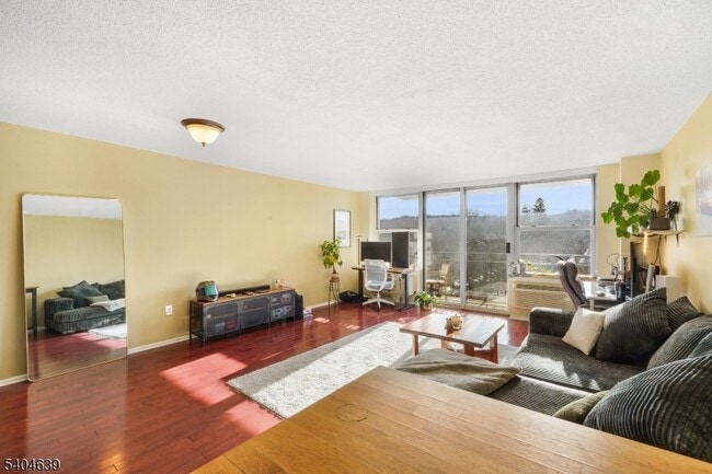 Photo - 300 Main St Unit 416