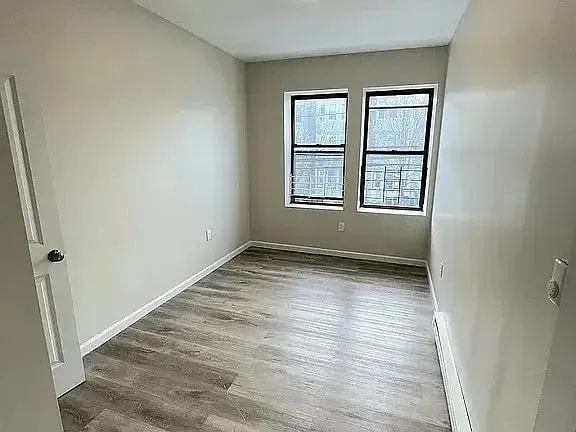 Building Photo - 383-385-385 Avon Ave Unit 383-3R