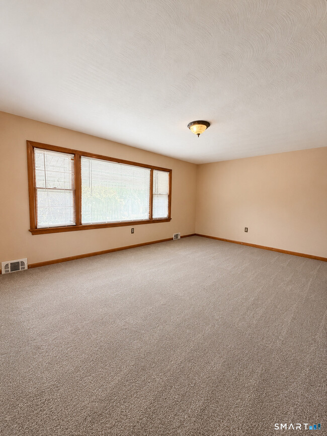 Photo - 22 Leaf Ave Unit 2nd Floor