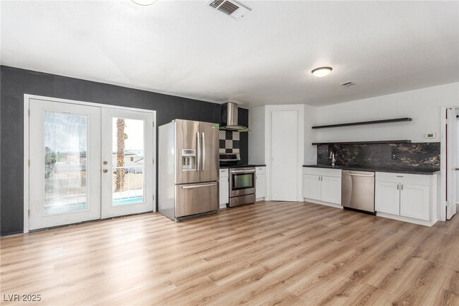 Photo - 505 Vincent Way