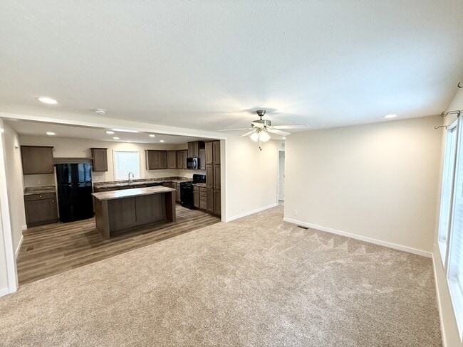 Photo - 9345 White Pine Ct