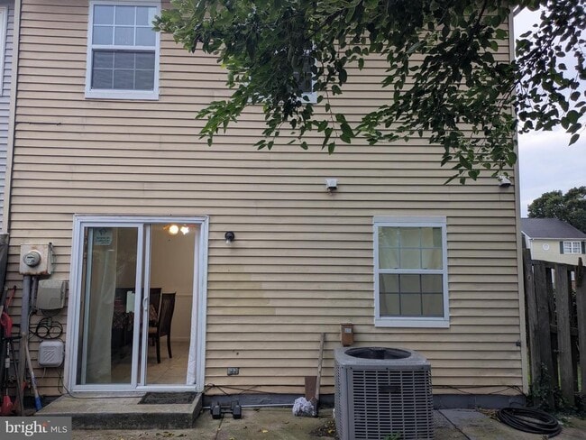 Building Photo - 9032 Whispering Pine Ct