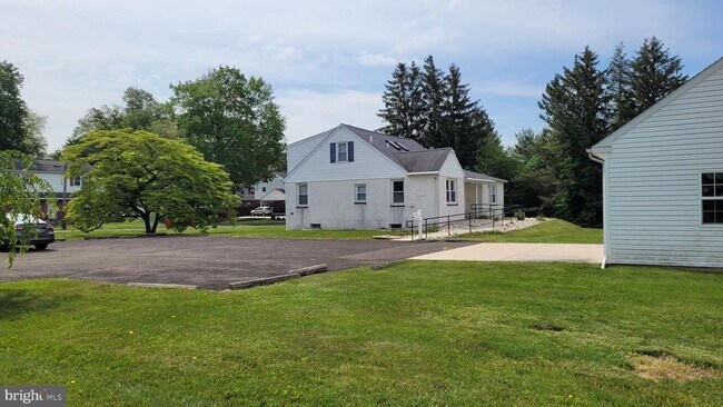 Photo - 296 Evergreen Ave House