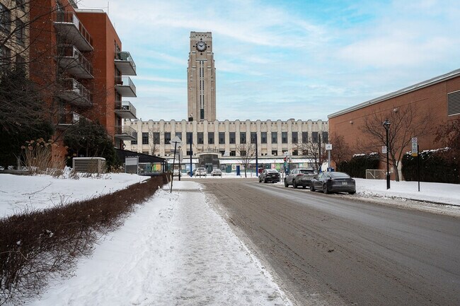 Photo - 3024 Rue Sainte-Émilie Unit SI ID1265664P