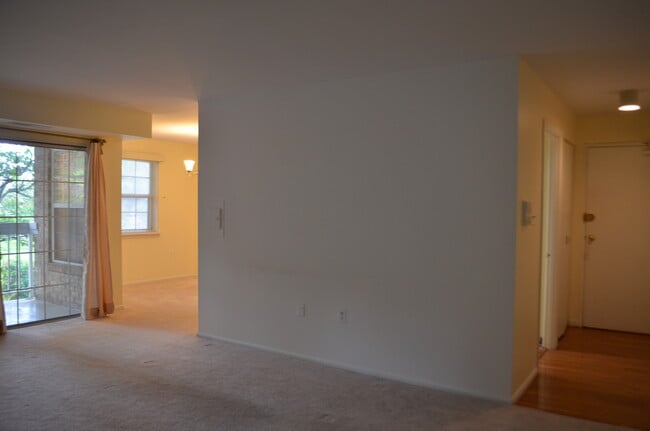 Photo - 1952 Kennedy Dr Unit 204