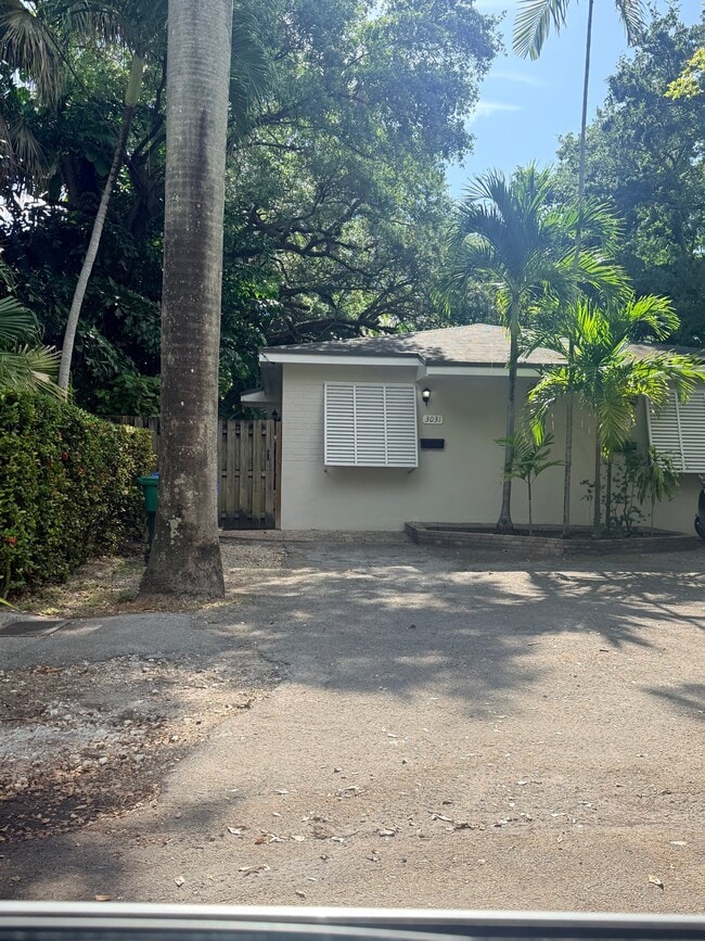 Building Photo - 3031 Center St