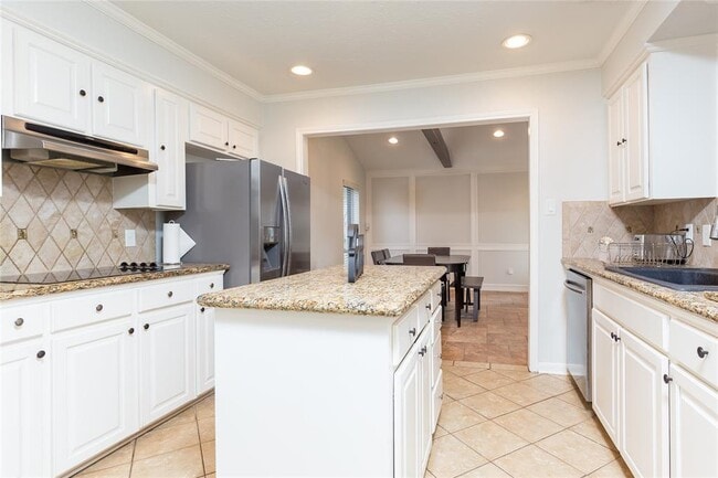 Photo - 14402 Chevy Chase Dr Casa