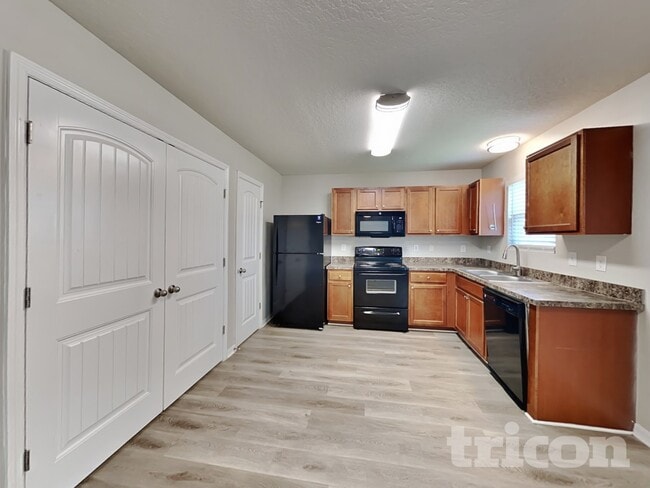 Photo - 19 Rosecroft Ln