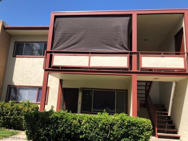 Building Photo - 350 E Desert Inn Rd Unit H201
