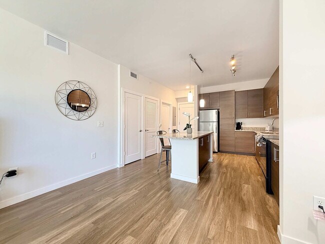 Photo - 725 1st Ave S Unit SI ID1514059P