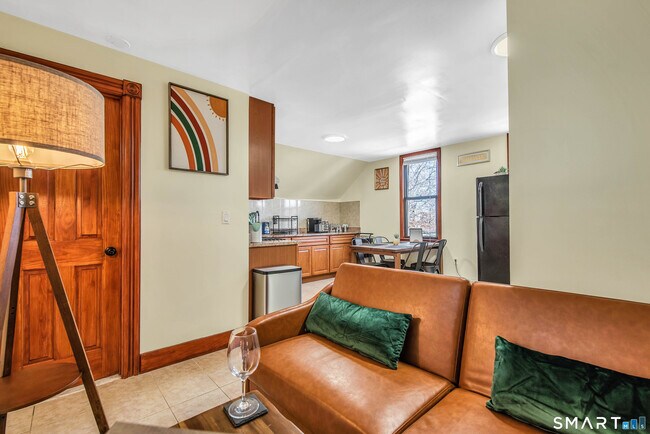 Photo - 31 Canner St Unit 3