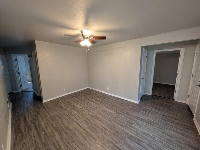 1614 Iowa St