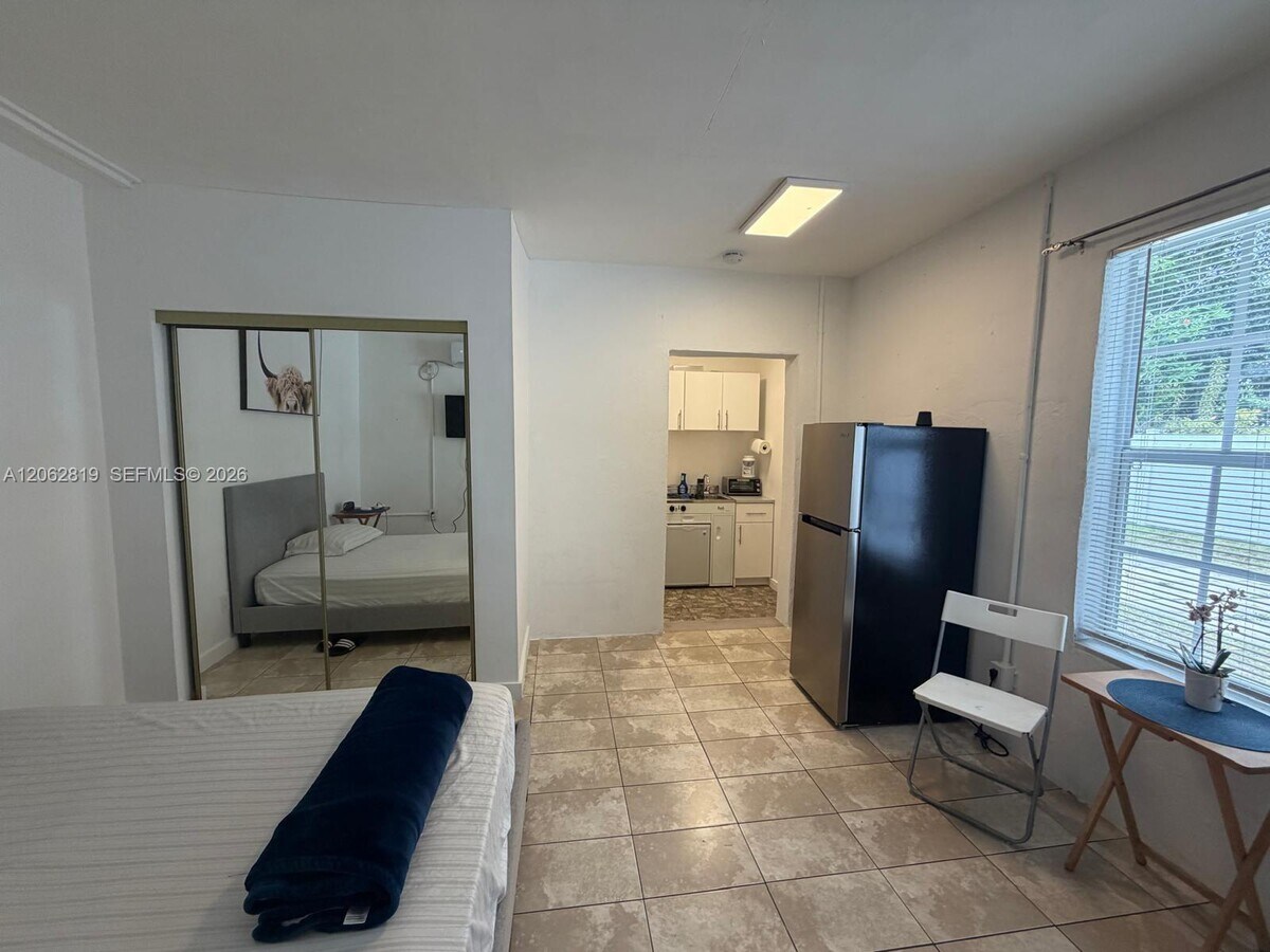 Photo - 201 NE 169th St Unit 1