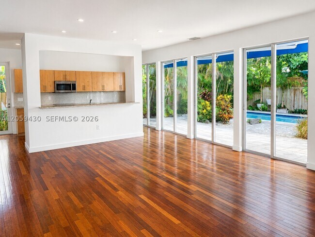 2954 Whitehead St