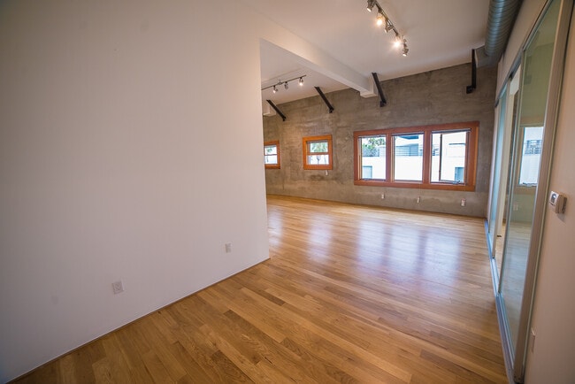 Photo - 8 Brooks Ave Unit 13