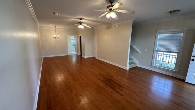 Town House For Rent