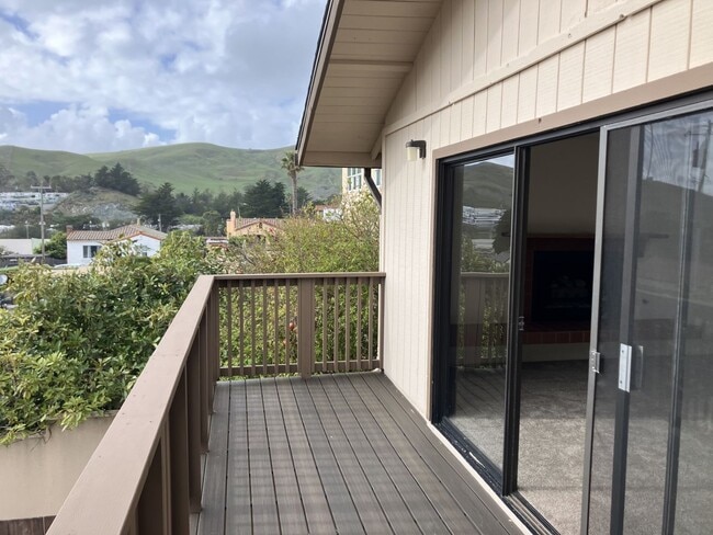 Building Photo - 173 Birch Ave Unit B