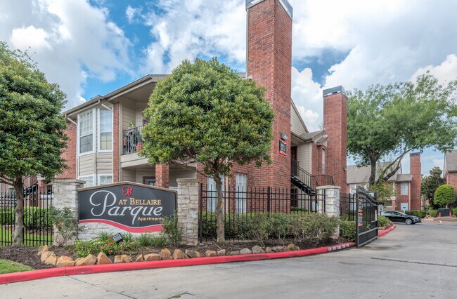Parque at Bellaire Exterior