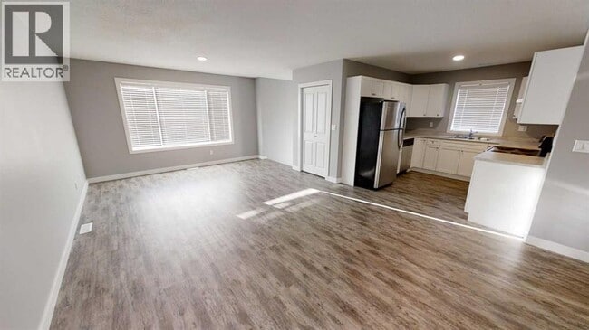 Photo - 9522-9112 112 Ave