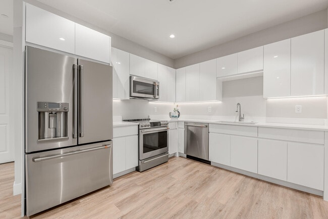 Photo - 41 SW Seminole St Unit 204