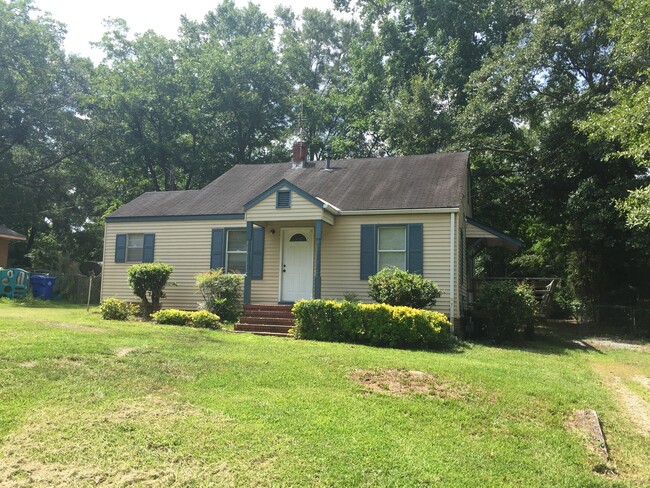 **ON HOLD**East Columbus 2 Bedroom / 1 Bat... - **ON HOLD**East Columbus 2 Bedroom / 1 Bat... House