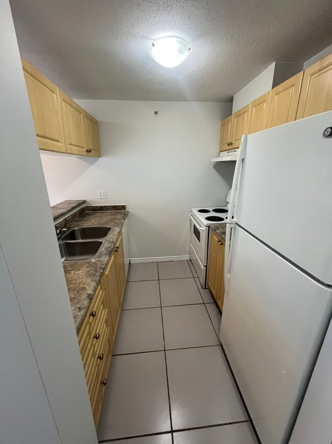 Photo - 1278 Granville St