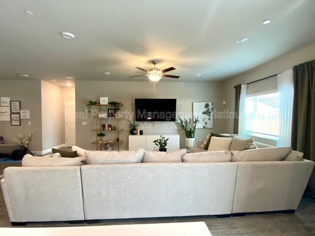 Photo - 6213 E Garland Ave