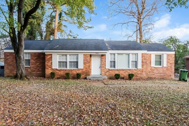 Photo - 3704 Lakewood Dr NW House