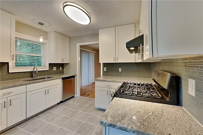 451 Monroe Trce