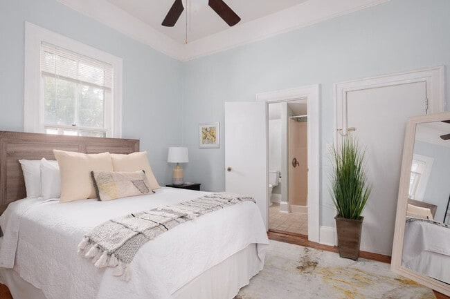 Photo - 240 SW 3rd St Unit ID1359104P