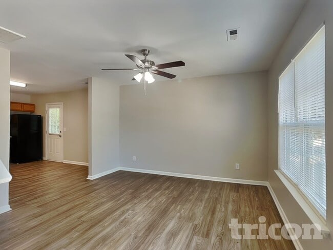 Photo - 120 Honeywood Ave