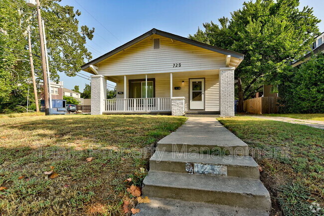 Building Photo - 125 NW 27th St Unit A Rental