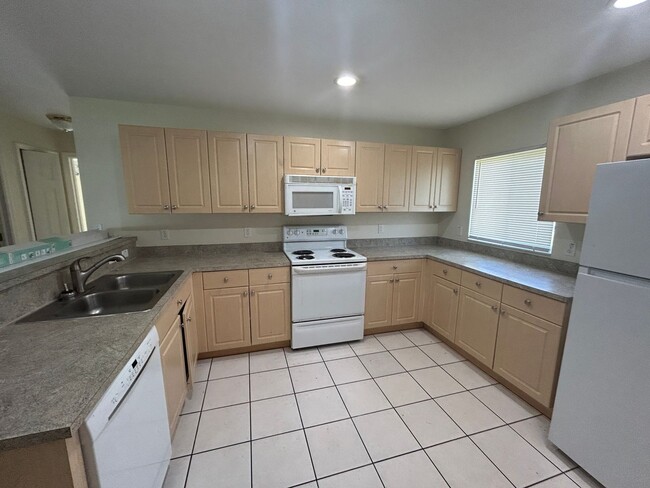 Building Photo - 870 Rue Labeau Cir Rental