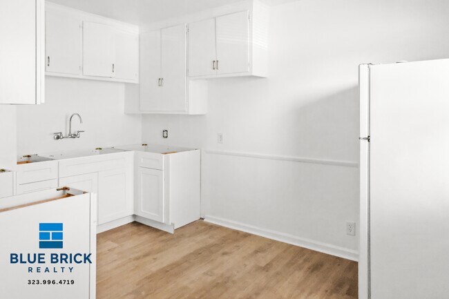 Photo - 12805 Vanowen St Unit 3