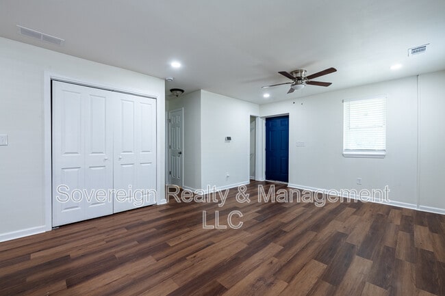 Photo - 452 Paines Ave NW