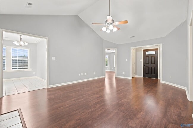 Photo - 2524 Clovis Rd SW