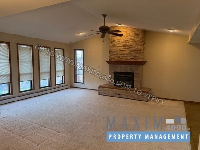 Photo - 3530 Ponderosa Way